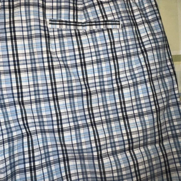 Bundle of 5 Bermuda style woman size 18 ( 4 preowned & 1 NWT) - Picture 12 of 16